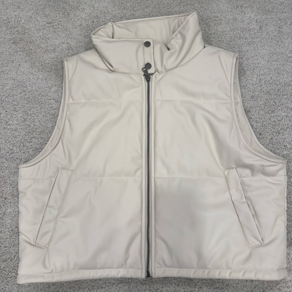 Anthropologie White Faux Leather Puffer Vest, size Medium